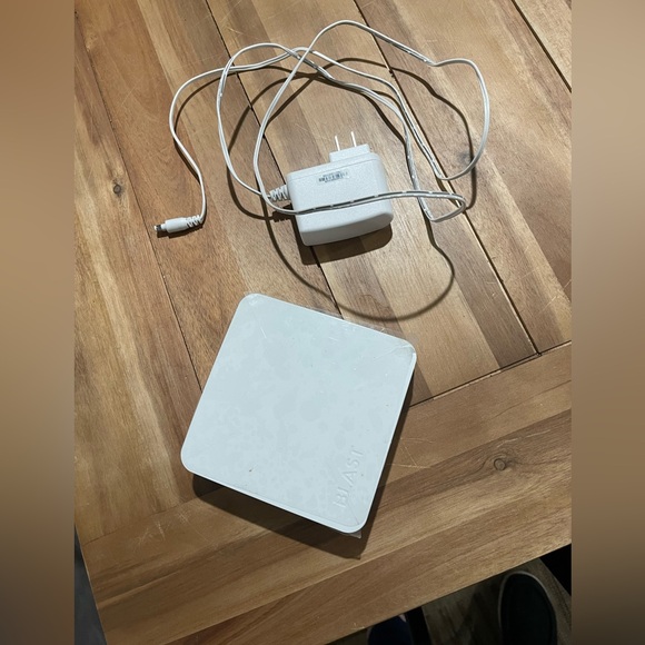 CALIX GigaSpire Mesh BLAST router - Picture 4 of 4